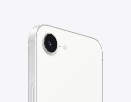 Apple’s C1 Modem’s Performance Is Intentionally Capped, Tim Cook Says “We Can Produce Better Products”